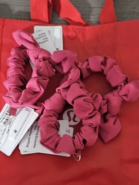 NWT Bundle 3 Piece Lululemon Uplifting Scrunchie Bow Pink